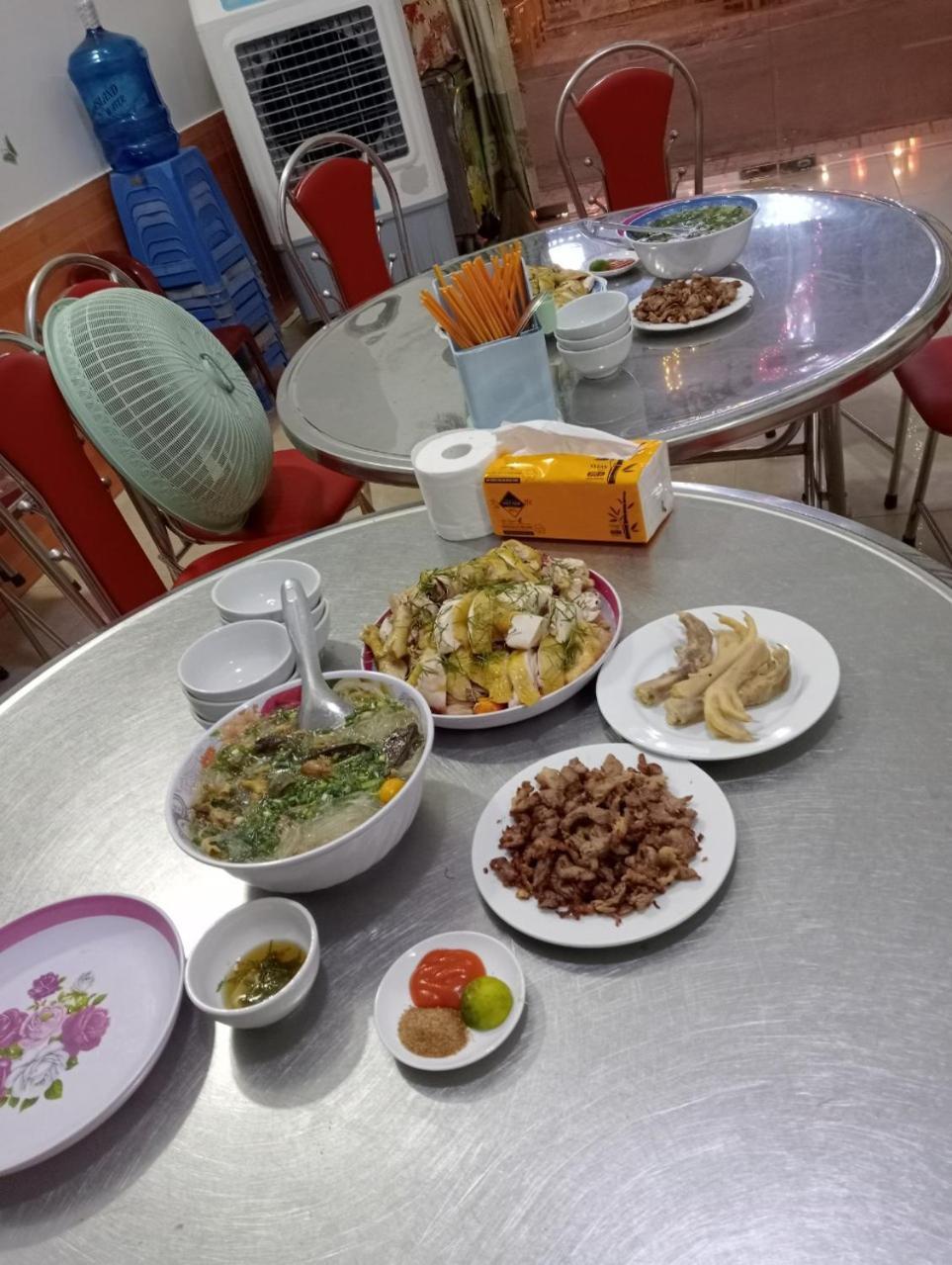クアンラン Nha Nghi Phuong Thao Bed & Breakfast エクステリア 写真